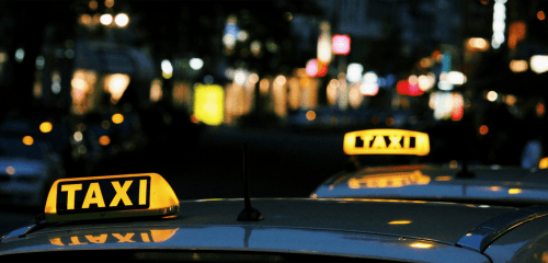 ПДД для таксистов: какие привилегии есть у водителей такси